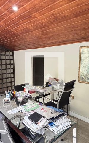 Casa à venda com 450m², 4 quartos e 3 vagas Casa à venda com 450m², 4 quartos e 3 vagasSótão - Escritorio