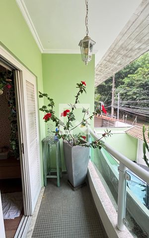 Casa à venda com 450m², 4 quartos e 3 vagas Casa à venda com 450m², 4 quartos e 3 vagasSuíte 3 Varanda