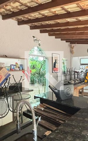Casa à venda com 450m², 4 quartos e 3 vagas Casa à venda com 450m², 4 quartos e 3 vagasChurrasqueira