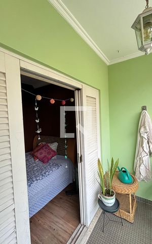 Casa à venda com 450m², 4 quartos e 3 vagas Casa à venda com 450m², 4 quartos e 3 vagasSuite 2 Varanda