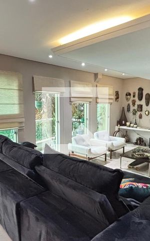 Casa à venda com 450m², 4 quartos e 3 vagas Casa à venda com 450m², 4 quartos e 3 vagasSala - Sala de Jantar