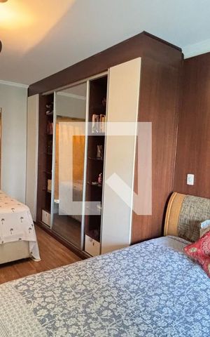 Casa à venda com 450m², 4 quartos e 3 vagas Casa à venda com 450m², 4 quartos e 3 vagasSuite 2