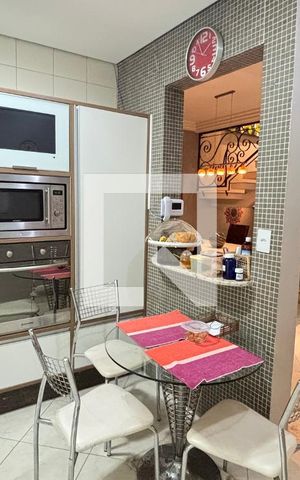 Casa à venda com 450m², 4 quartos e 3 vagas Casa à venda com 450m², 4 quartos e 3 vagasCozinha