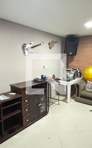 Casa à venda com 450m², 4 quartos e 3 vagas Casa à venda com 450m², 4 quartos e 3 vagasPorão - Estudio
