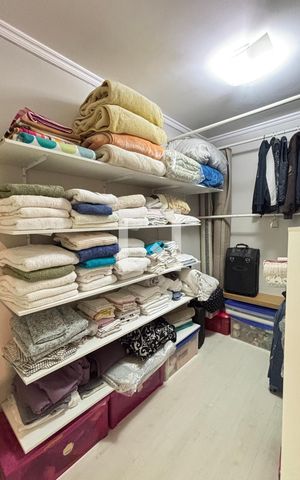 Casa à venda com 450m², 4 quartos e 3 vagas Casa à venda com 450m², 4 quartos e 3 vagasRouparia