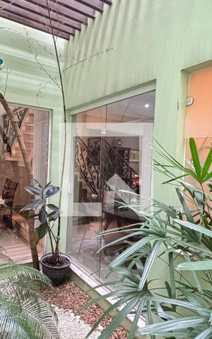 Casa à venda com 450m², 4 quartos e 3 vagas Casa à venda com 450m², 4 quartos e 3 vagasJardim de Inverno
