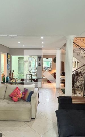 Casa à venda com 450m², 4 quartos e 3 vagas Casa à venda com 450m², 4 quartos e 3 vagasSala - Sala de Jantar