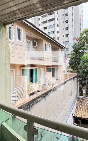 Casa à venda com 450m², 4 quartos e 3 vagas Casa à venda com 450m², 4 quartos e 3 vagasVaranda da Suíte 1