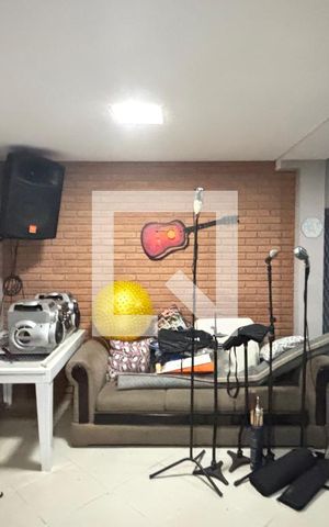 Casa à venda com 450m², 4 quartos e 3 vagas Casa à venda com 450m², 4 quartos e 3 vagasPorão - Estudio