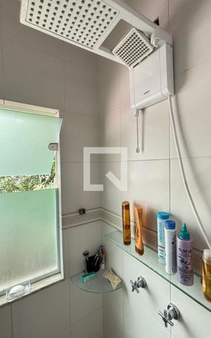 Casa à venda com 450m², 4 quartos e 3 vagas Casa à venda com 450m², 4 quartos e 3 vagasBanheiro da Suíte 1