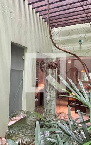 Casa à venda com 450m², 4 quartos e 3 vagas Casa à venda com 450m², 4 quartos e 3 vagasJardim
