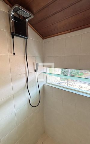 Casa à venda com 450m², 4 quartos e 3 vagas Casa à venda com 450m², 4 quartos e 3 vagasSótão - Banheiro