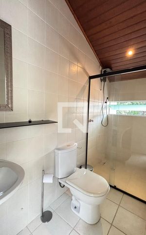 Casa à venda com 450m², 4 quartos e 3 vagas Casa à venda com 450m², 4 quartos e 3 vagasSótão - Banheiro