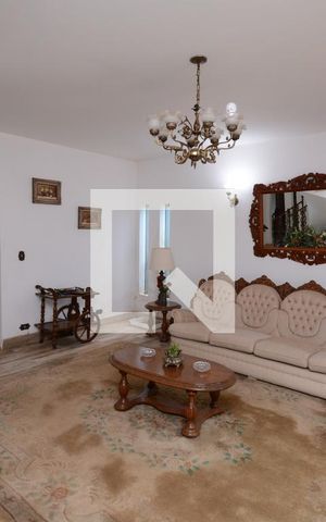 Casa para alugar com 411m², 5 quartos e 4 vagasSala