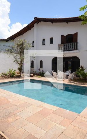 Casa para alugar com 411m², 5 quartos e 4 vagasQuintal