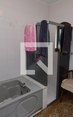 Casa para alugar com 411m², 5 quartos e 4 vagasBanheiro da Suíte master