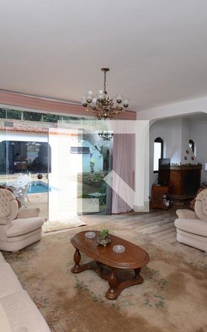 Casa para alugar com 411m², 5 quartos e 4 vagasSala