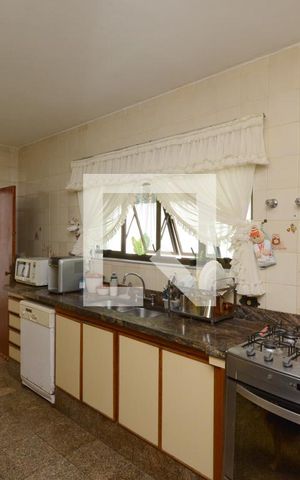 Casa para alugar com 411m², 5 quartos e 4 vagasCozinha