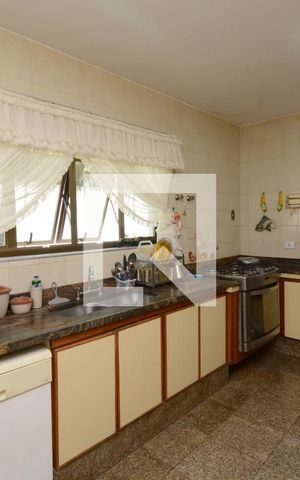 Casa para alugar com 411m², 5 quartos e 4 vagasCozinha