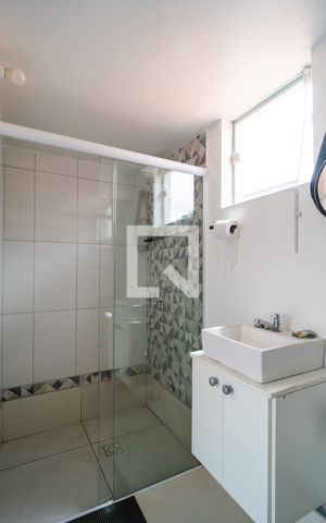 Studio para alugar com 30m², 1 quarto e sem vaga Studio para alugar com 30m², 1 quarto e sem vagaBanheiro