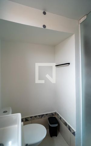 Studio para alugar com 30m², 1 quarto e sem vaga Studio para alugar com 30m², 1 quarto e sem vagaBanheiro