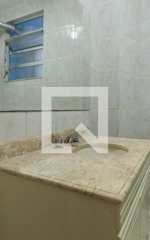Apartamento para alugar com 76m², 3 quartos e sem vagaBanheiro