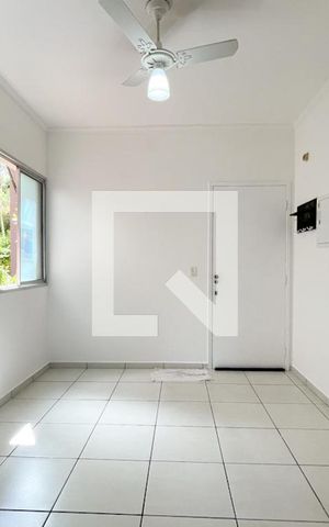 Apartamento para alugar com 48m², 2 quartos e 1 vaga Apartamento para alugar com 48m², 2 quartos e 1 vagaSala