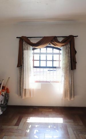 Casa à venda com 360m², 4 quartos e 2 vagasQuarto 1 - Suíte