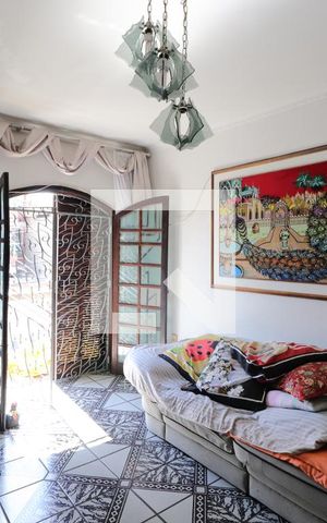 Casa à venda com 360m², 4 quartos e 2 vagasSala
