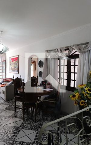 Casa à venda com 360m², 4 quartos e 2 vagasSala
