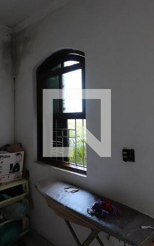 Casa à venda com 360m², 4 quartos e 2 vagasQuarto de Serviço