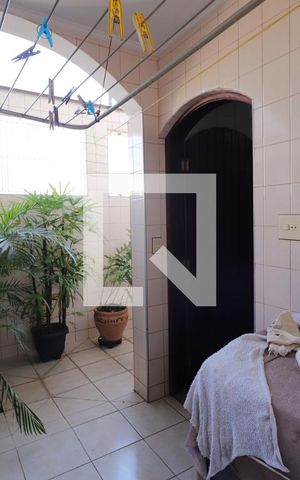 Casa à venda com 360m², 4 quartos e 2 vagasÁrea de Serviço