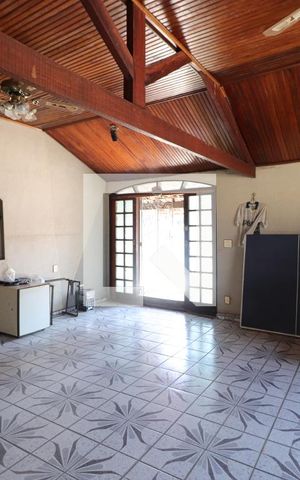 Casa à venda com 360m², 4 quartos e 2 vagasCobertura