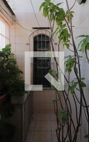 Casa à venda com 360m², 4 quartos e 2 vagasÁrea de Serviço