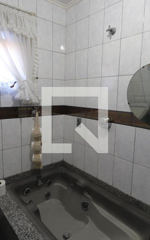 Casa à venda com 360m², 4 quartos e 2 vagasBanheiro Social