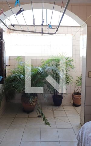 Casa à venda com 360m², 4 quartos e 2 vagasÁrea de Serviço