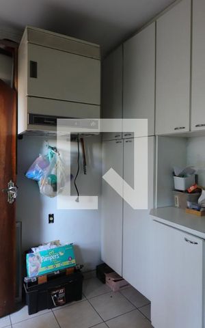 Casa à venda com 360m², 4 quartos e 2 vagasQuarto de Serviço