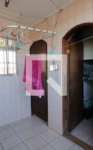 Casa à venda com 360m², 4 quartos e 2 vagasÁrea de Serviço