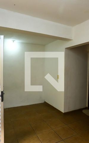 Casa à venda com 140m², 4 quartos e 8 vagas Casa à venda com 140m², 4 quartos e 8 vagasEdícula / cozinha
