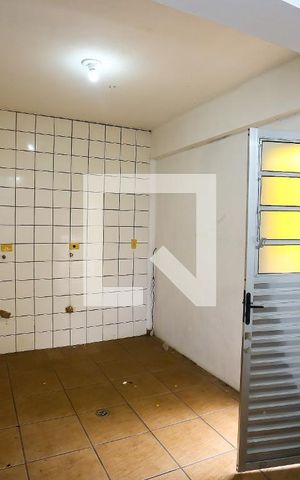Casa à venda com 140m², 4 quartos e 8 vagas Casa à venda com 140m², 4 quartos e 8 vagasEdícula / cozinha