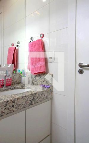 Apartamento à venda com 64m², 2 quartos e 2 vagasBanheiro da Suíte 2