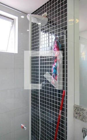 Apartamento à venda com 64m², 2 quartos e 2 vagasBanheiro da Suíte 1