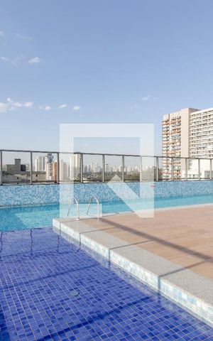 Apartamento à venda com 28m², 1 quarto e sem vaga Apartamento à venda com 28m², 1 quarto e sem vagaÁrea comum - Piscina
