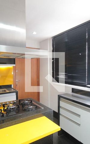 Apartamento à venda com 196m², 3 quartos e 2 vagasCozinha e Área de Serviço