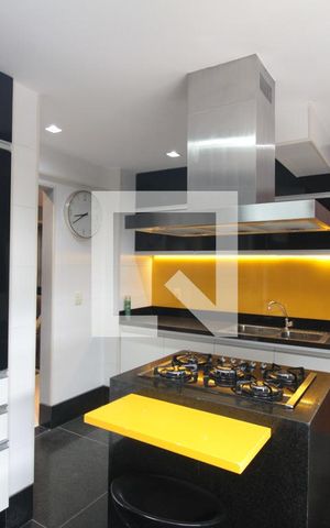 Apartamento à venda com 196m², 3 quartos e 2 vagasCozinha e Área de Serviço