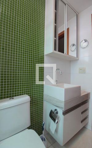 Apartamento à venda com 196m², 3 quartos e 2 vagasBanheiro da Suite