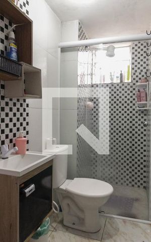 Apartamento à venda com 44m², 2 quartos e 1 vaga Apartamento à venda com 44m², 2 quartos e 1 vagaBanheiro