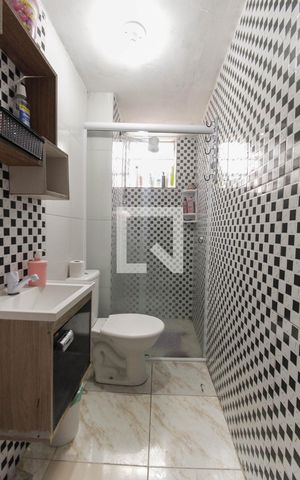 Apartamento à venda com 44m², 2 quartos e 1 vaga Apartamento à venda com 44m², 2 quartos e 1 vagaBanheiro