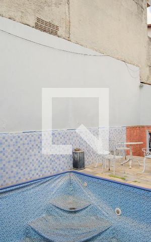 Casa à venda com 330m², 3 quartos e 4 vagasPiscina