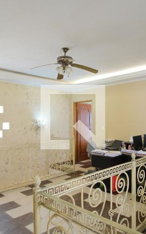 Casa à venda com 330m², 3 quartos e 4 vagasHall dos Quartos